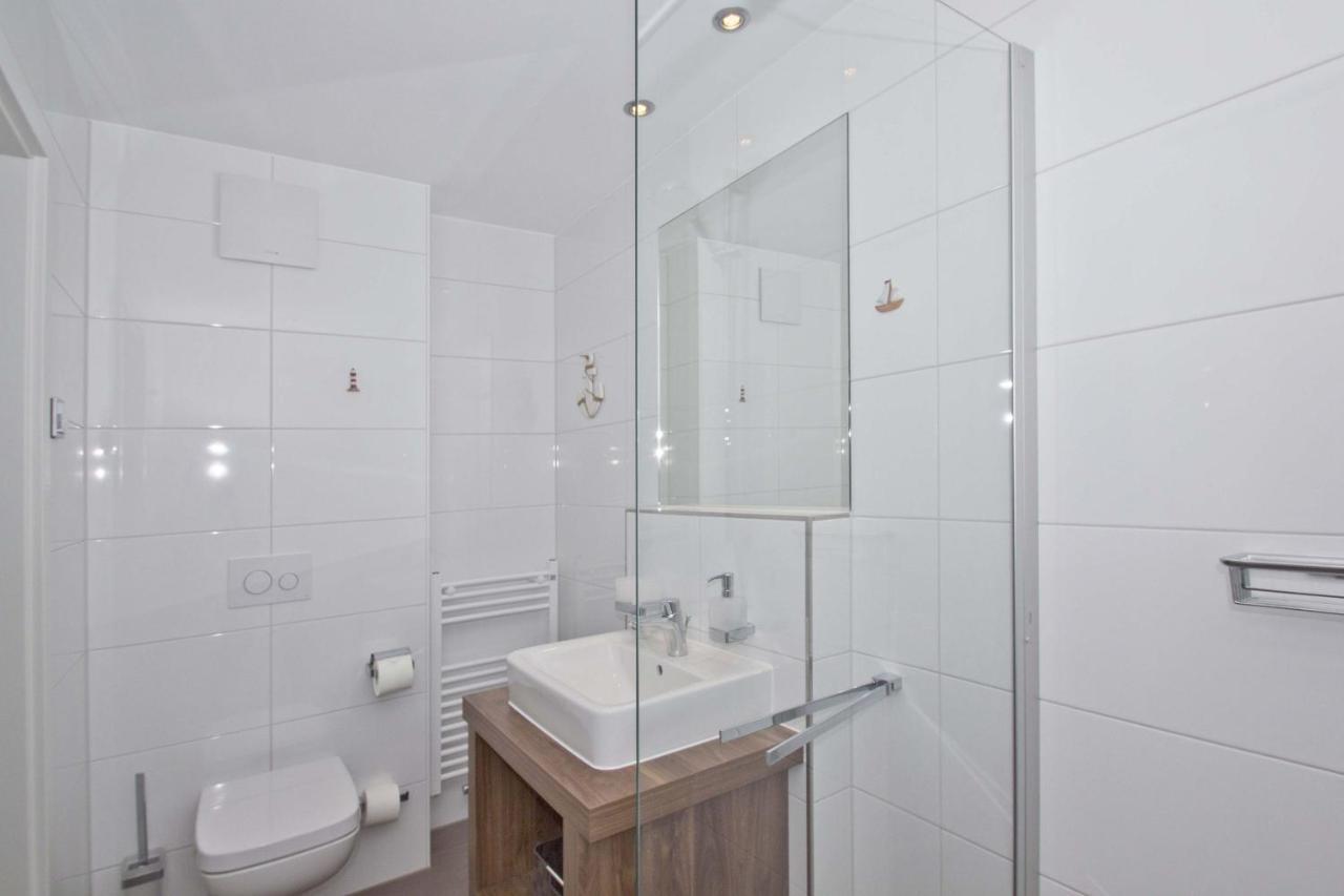 Mit Meerblick Und Terrasse, Gratis Nutzung Vom Ahoi Erlebnisbad Und Sauna In Sellin - Meeresblick Fewo 68 Goehren (Ruegen) Exterior foto